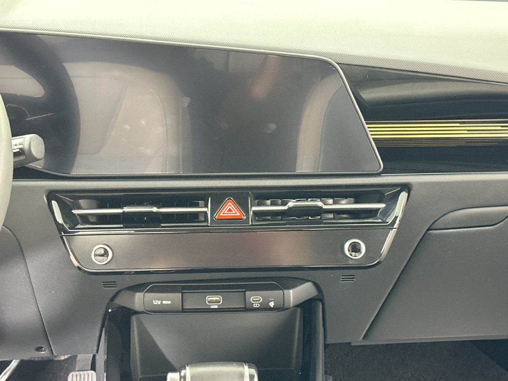 Used 2023 Kia Niro EX FWD image 20