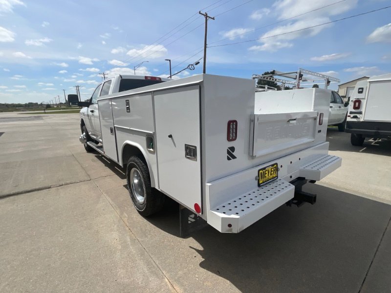 Used 2024 RAM 3500 Tradesman w/ Chrome Appearance Group AWD/4WD image 6
