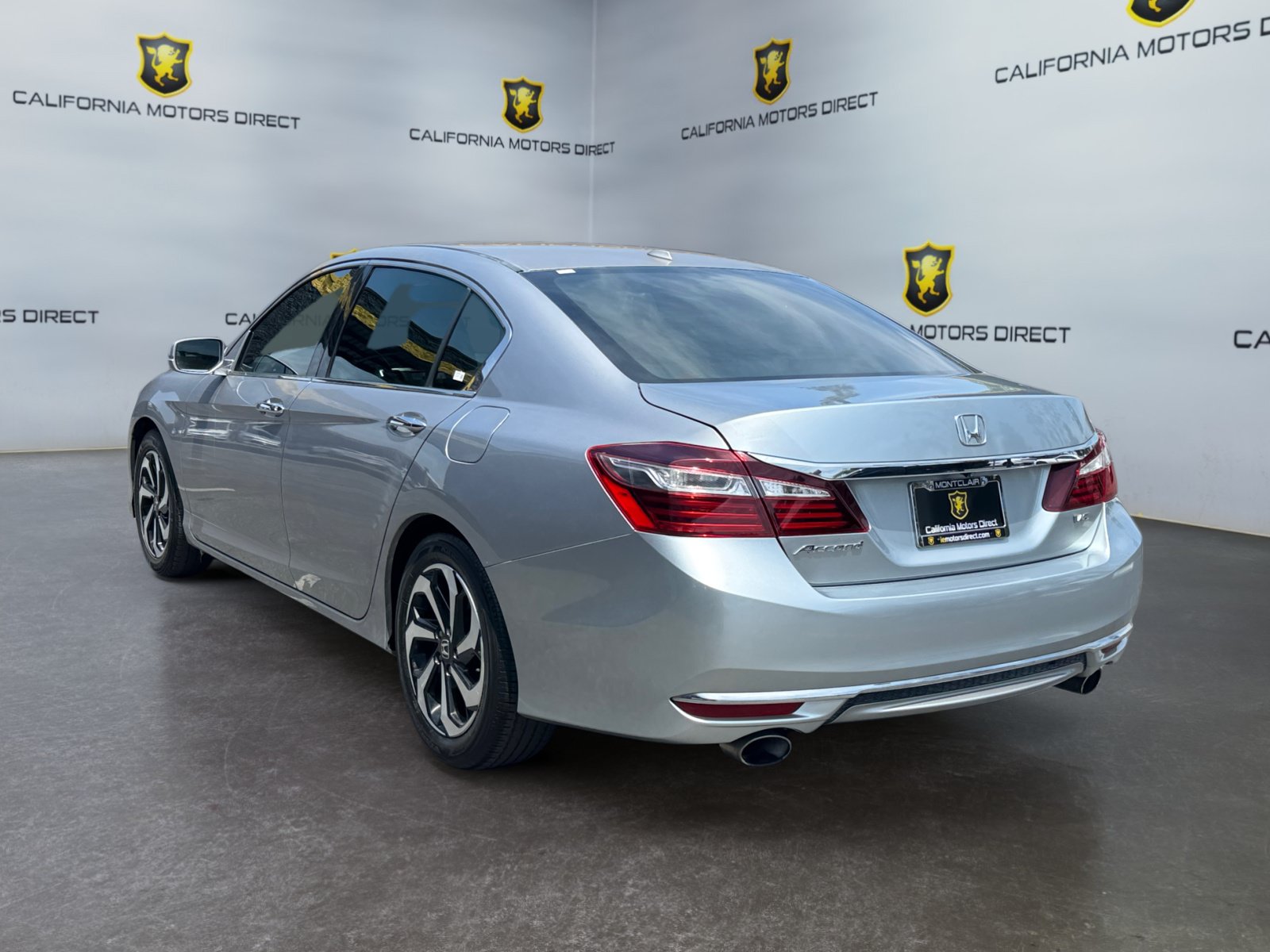 Used 2017 Honda Accord EX-L image 3