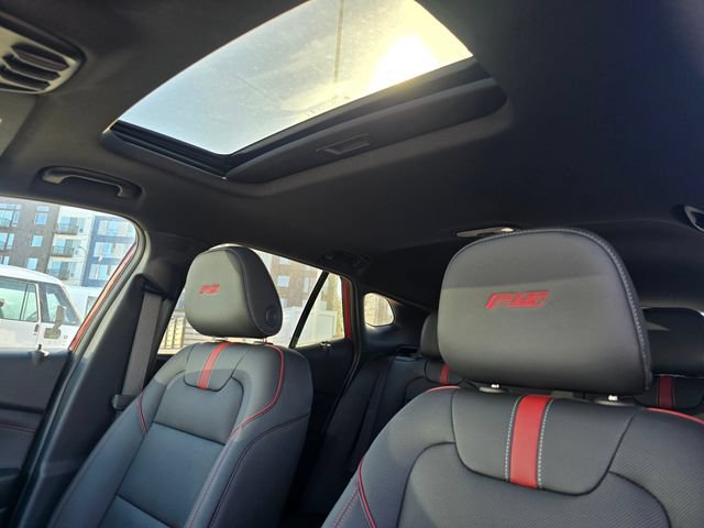 New 2026 Chevrolet Trax RS w/ Sunroof Package FWD image 22