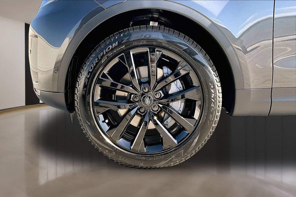 New 2026 Land Rover Discovery S AWD/4WD image 14