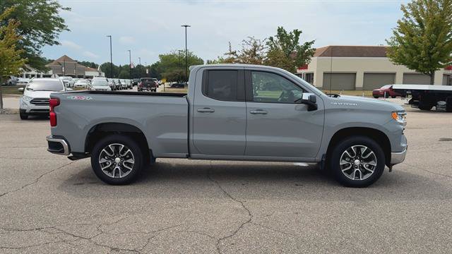 Used 2024 Chevrolet Silverado 1500 LT AWD/4WD image 9