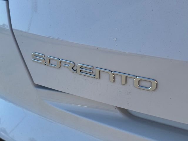 Used 2023 Kia Sorento EX w/ Panoramic Sunroof Package image 2