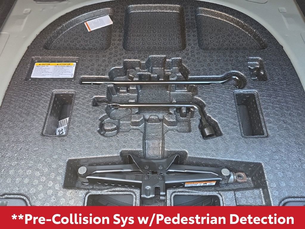 Used 2025 Toyota Camry SE w/ Convenience Package image 15