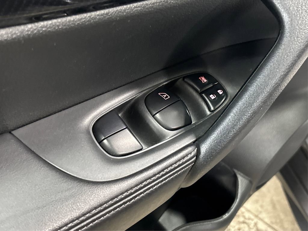 Used 2018 Nissan Rogue SL w/ Premium Package image 30