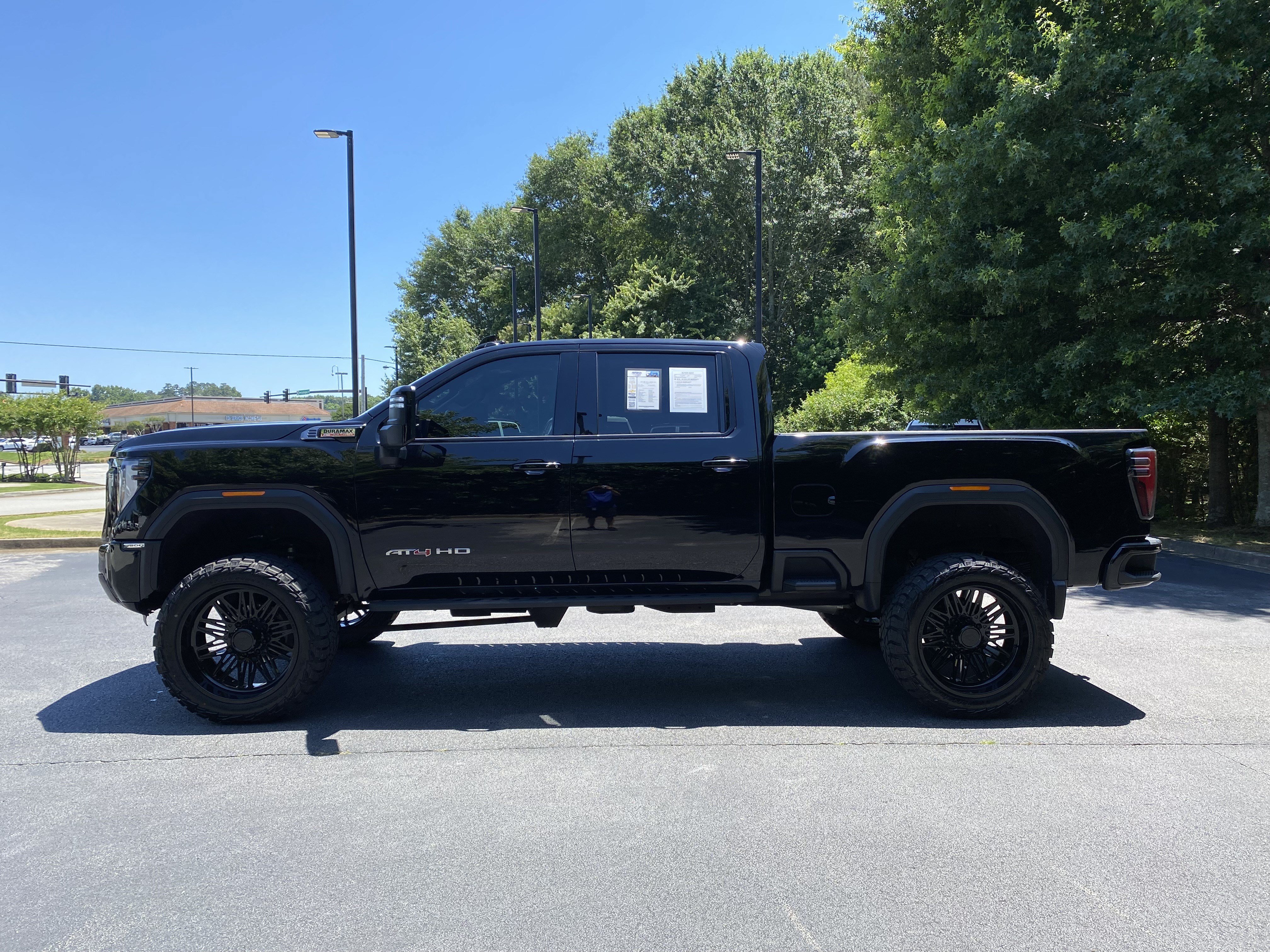 Used 2025 GMC Sierra 2500 AT4 w/ AT4 Premium Plus Package AWD/4WD image 6