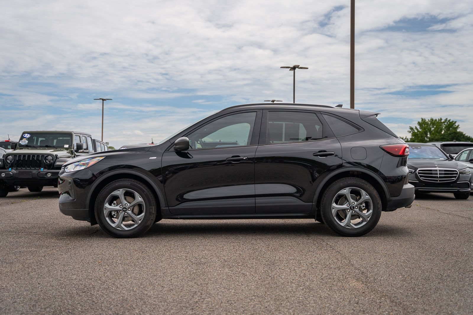 Certified 2025 Ford Escape ST-Line w/ Tech Pack #1 FWD image 4