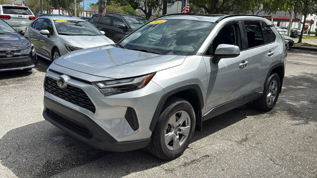 Used 2025 Toyota RAV4 XLE w/ Convenience Package FWD image 3
