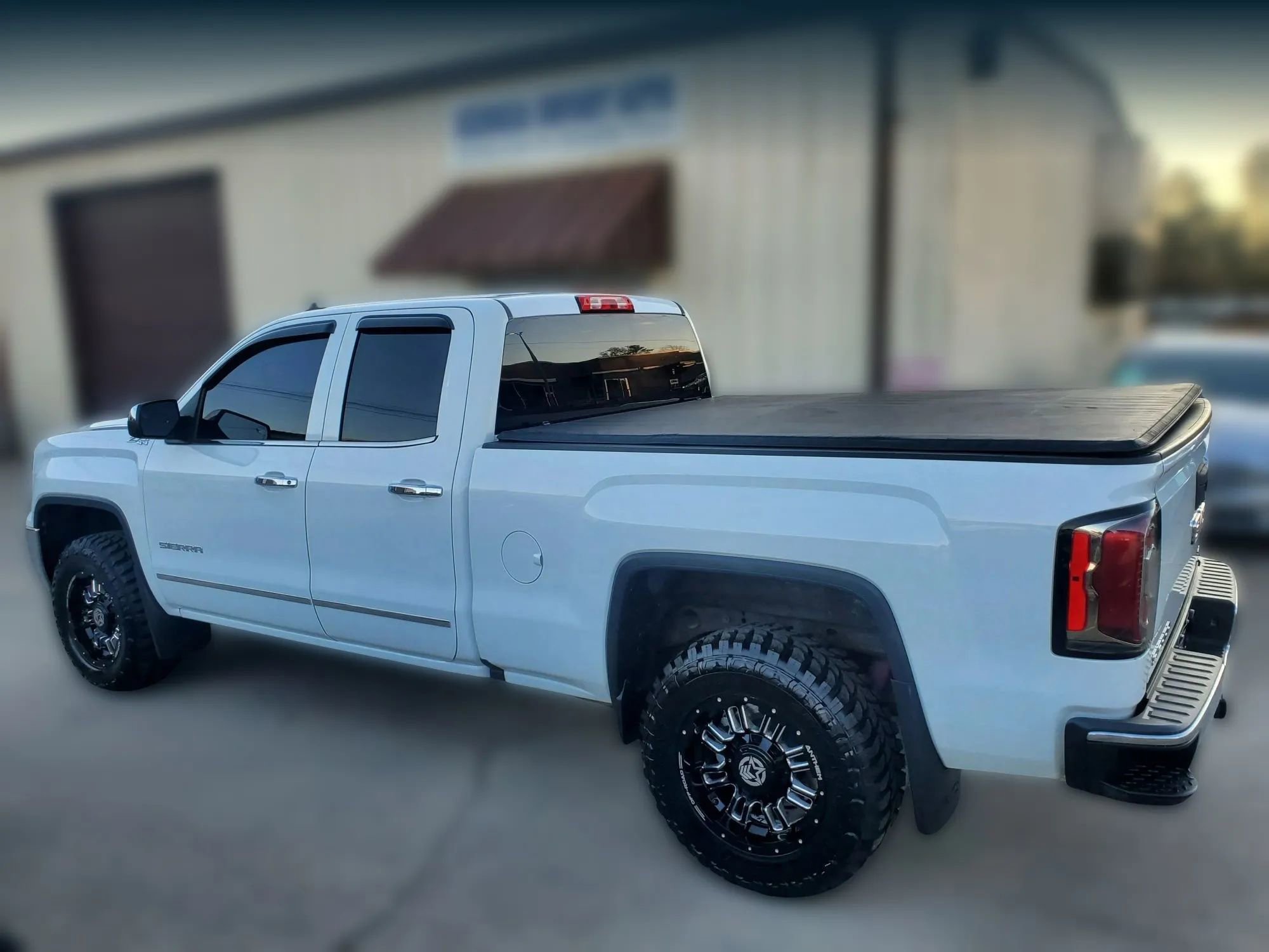 Used 2016 GMC Sierra 1500 SLT w/ SLT Premium Package AWD/4WD image 8