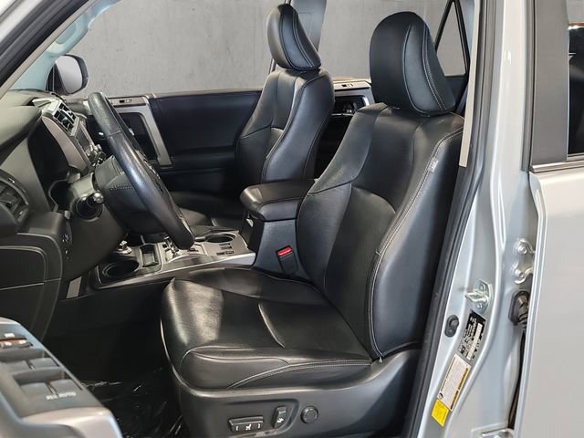 Used 2020 Toyota 4Runner Limited AWD/4WD image 23