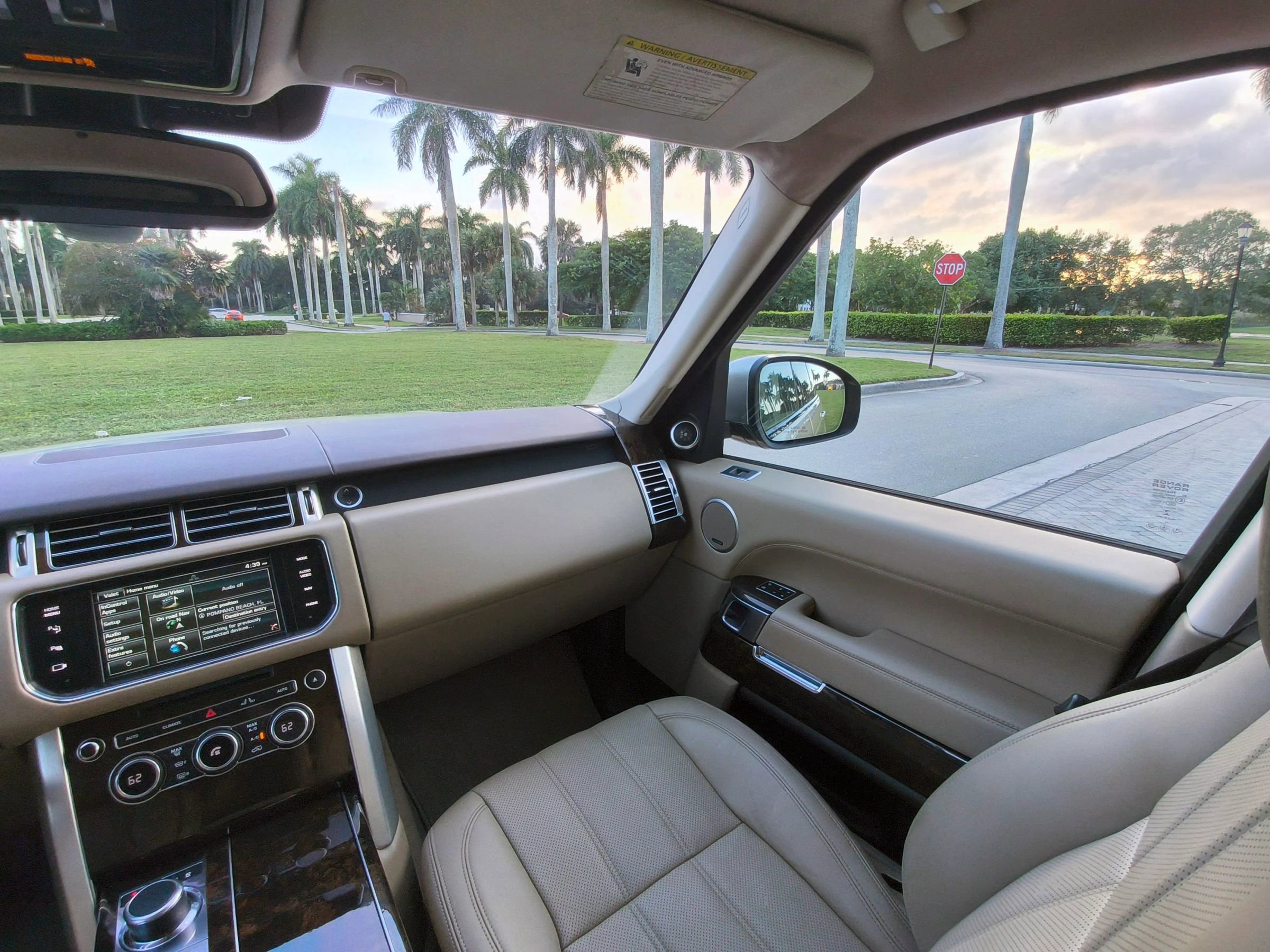 Used 2015 Land Rover Range Rover HSE image 20