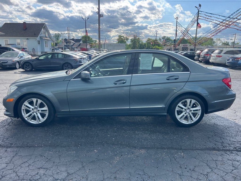 Used 2012 Mercedes-Benz C 300 4MATIC Sedan image 4