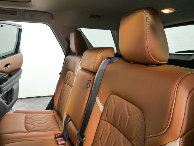Used 2026 Nissan Pathfinder Platinum w/ Cargo Package FWD image 29