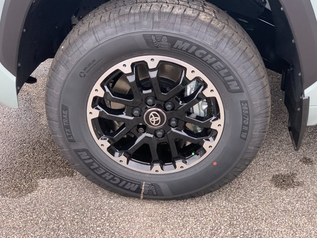 New 2026 Toyota Tundra SR5 w/ TRD Off-Road Package AWD/4WD image 30