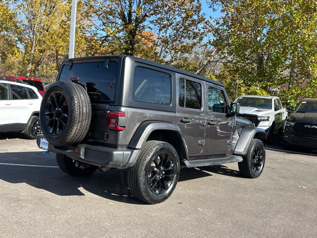 Used 2023 Jeep Wrangler Unlimited Sahara w/ Cold Weather Group AWD/4WD image 17