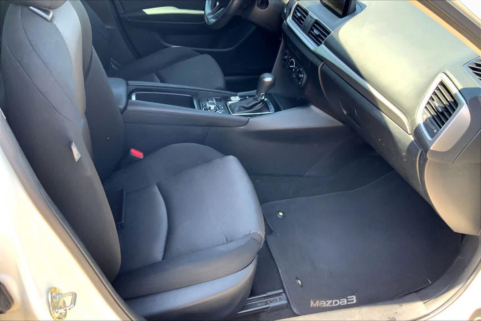Used 2018 MAZDA MAZDA3 Sport FWD image 9