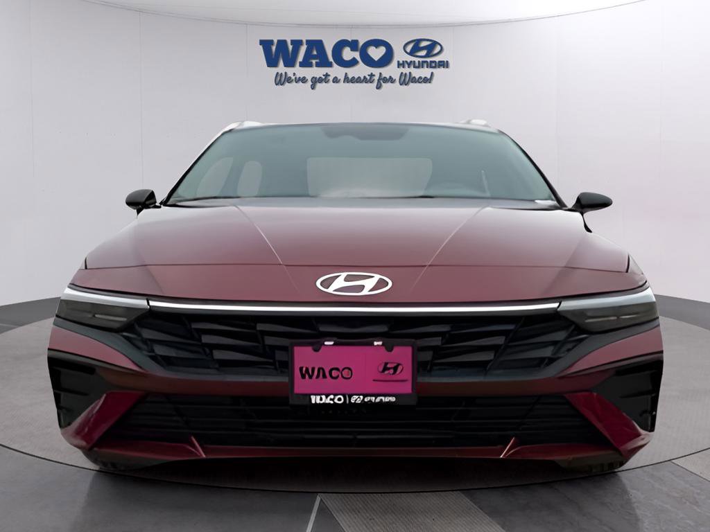 Used 2025 Hyundai Elantra Sport image 2