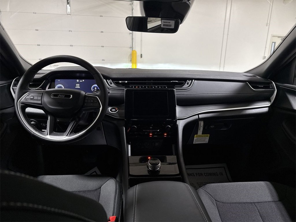 New 2025 Jeep Grand Cherokee Laredo X w/ Luxury Tech Group I image 7