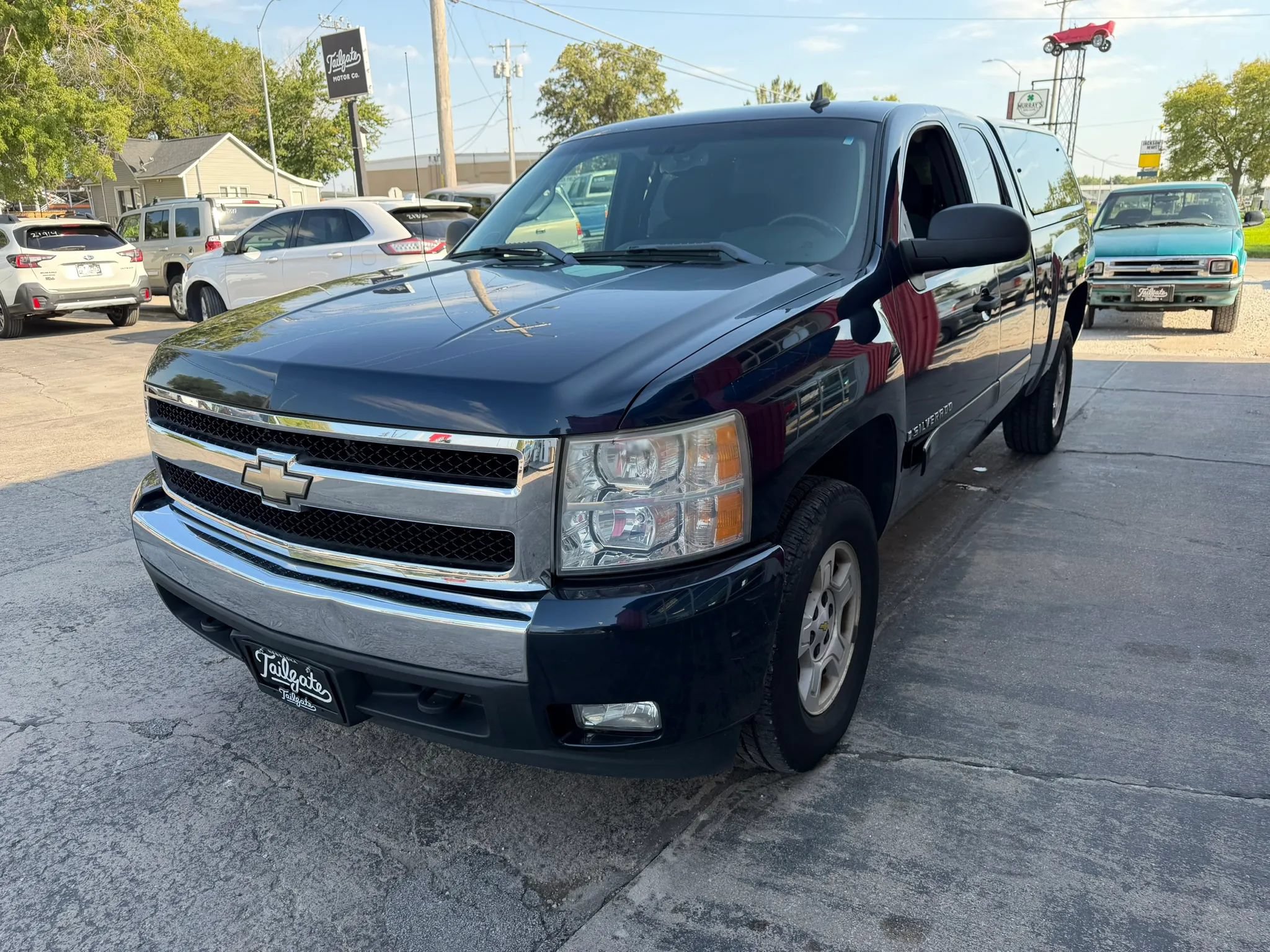 Used 2007 Chevrolet Silverado 1500 LT w/ 1LT Convenience Package AWD/4WD image 4