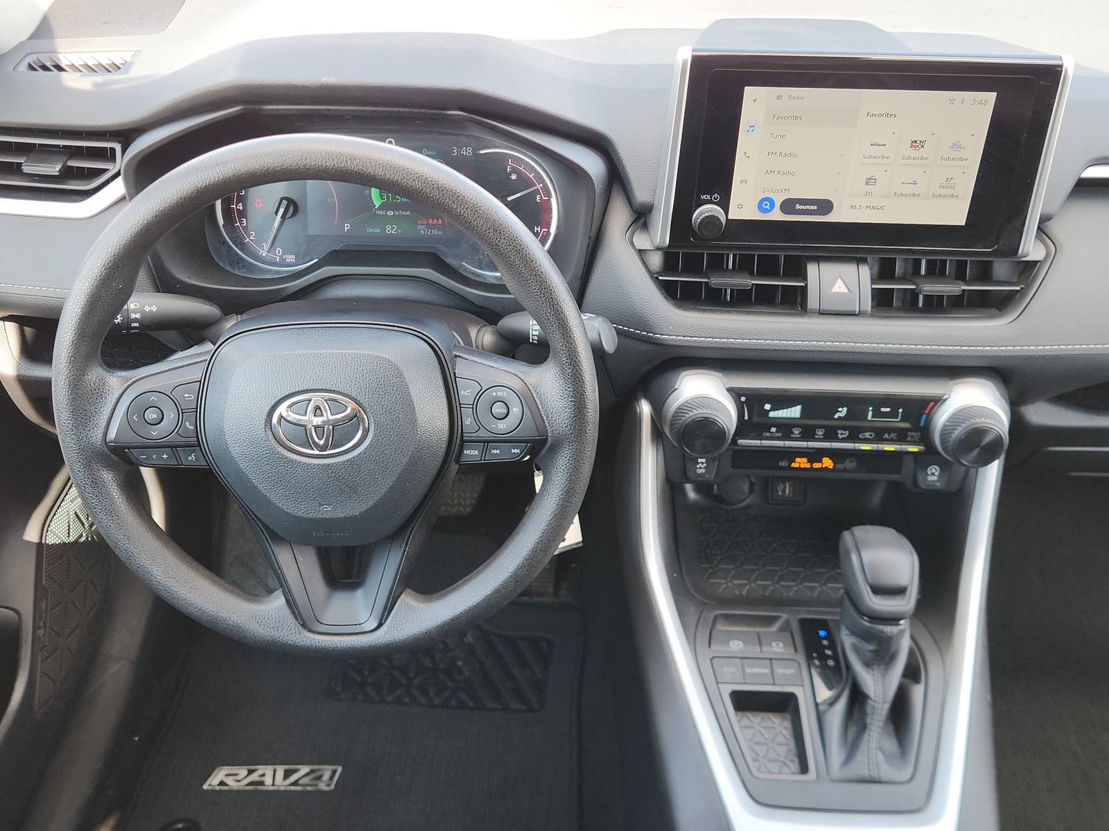 Used 2024 Toyota RAV4 LE FWD image 31
