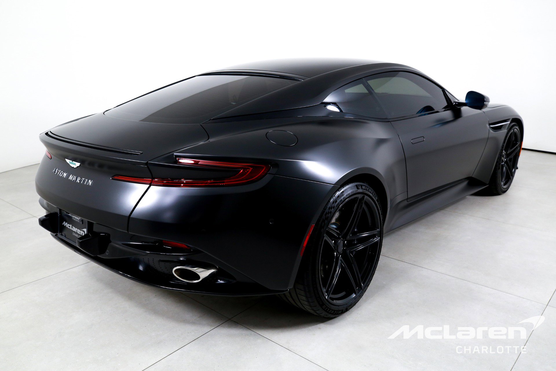 Used 2024 Aston Martin DB12 Coupe image 8