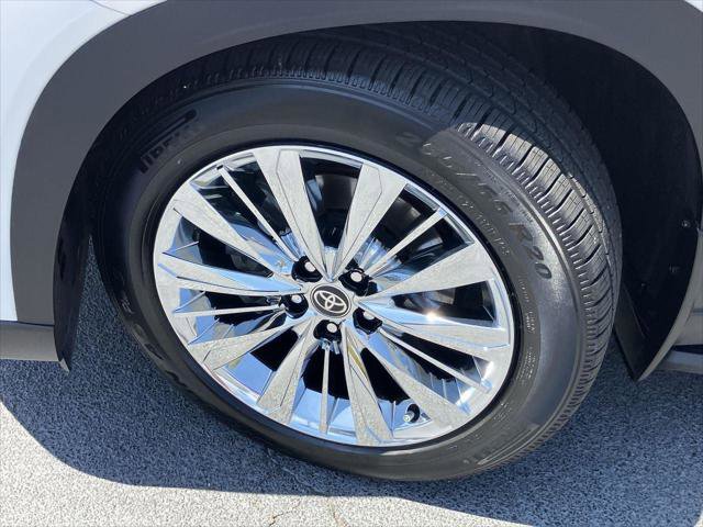 Certified 2024 Toyota Grand Highlander AWD image 9