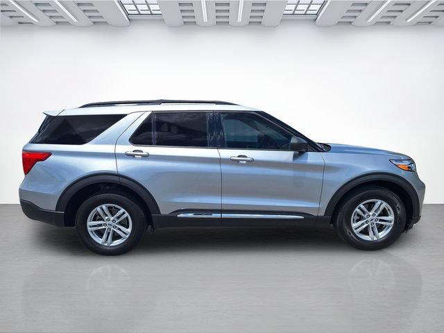 Used 2024 Ford Explorer XLT w/ Equipment Group 202A AWD/4WD image 37