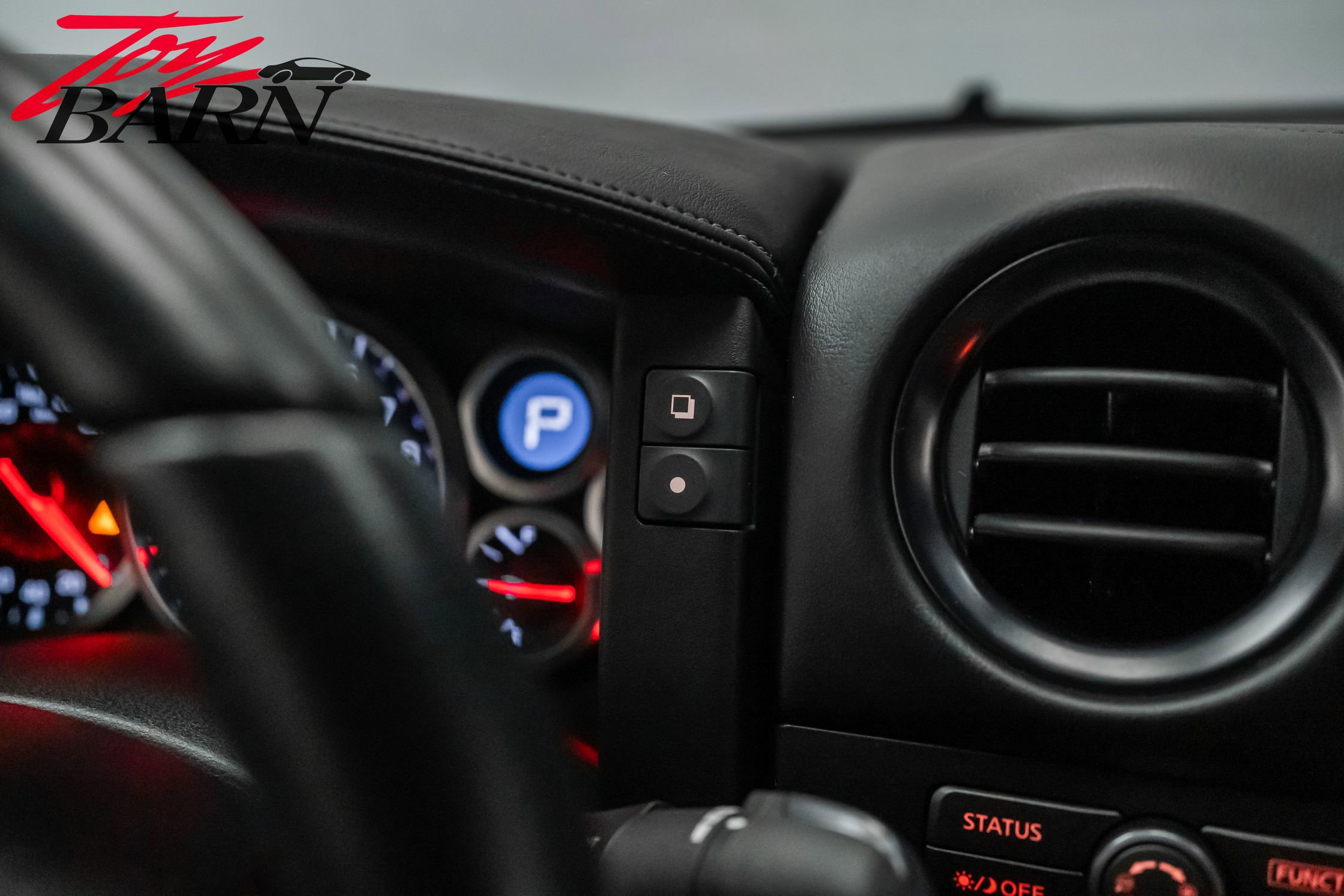 Used 2013 Nissan GT-R Black Edition image 31