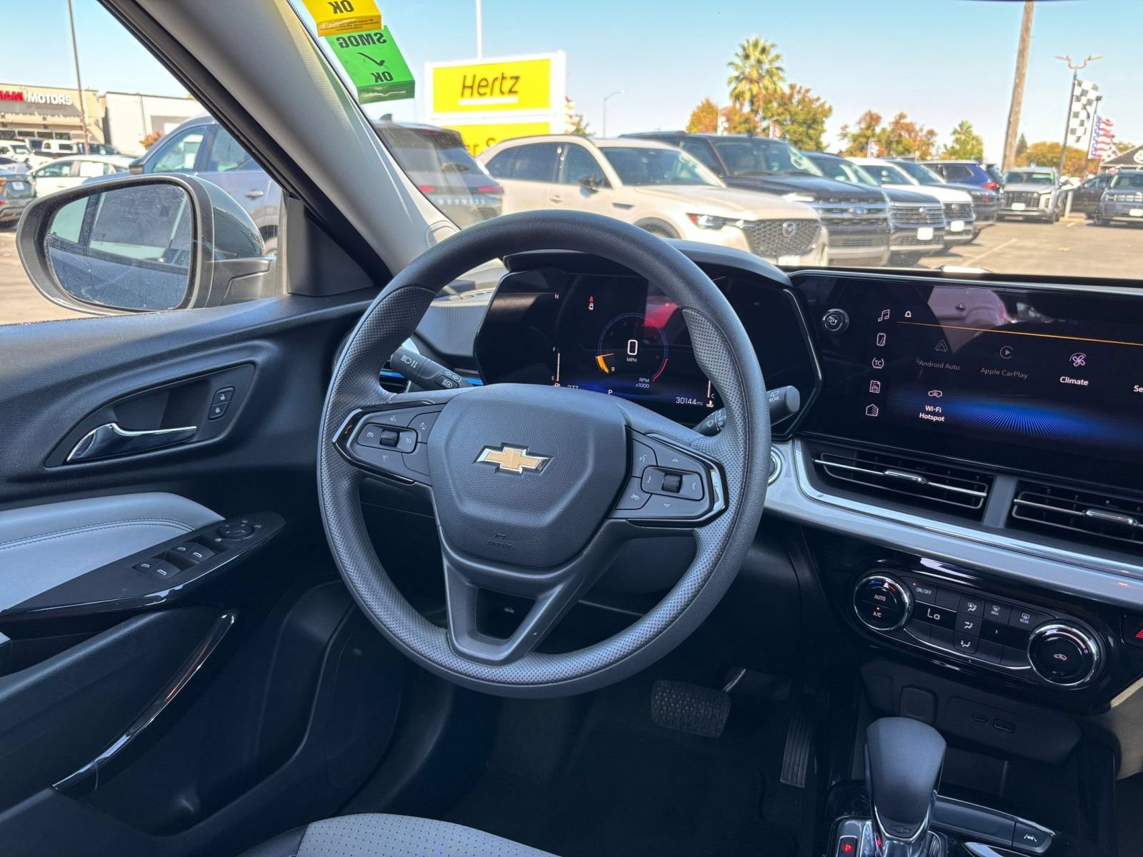 Used 2025 Chevrolet Trax LT FWD image 32