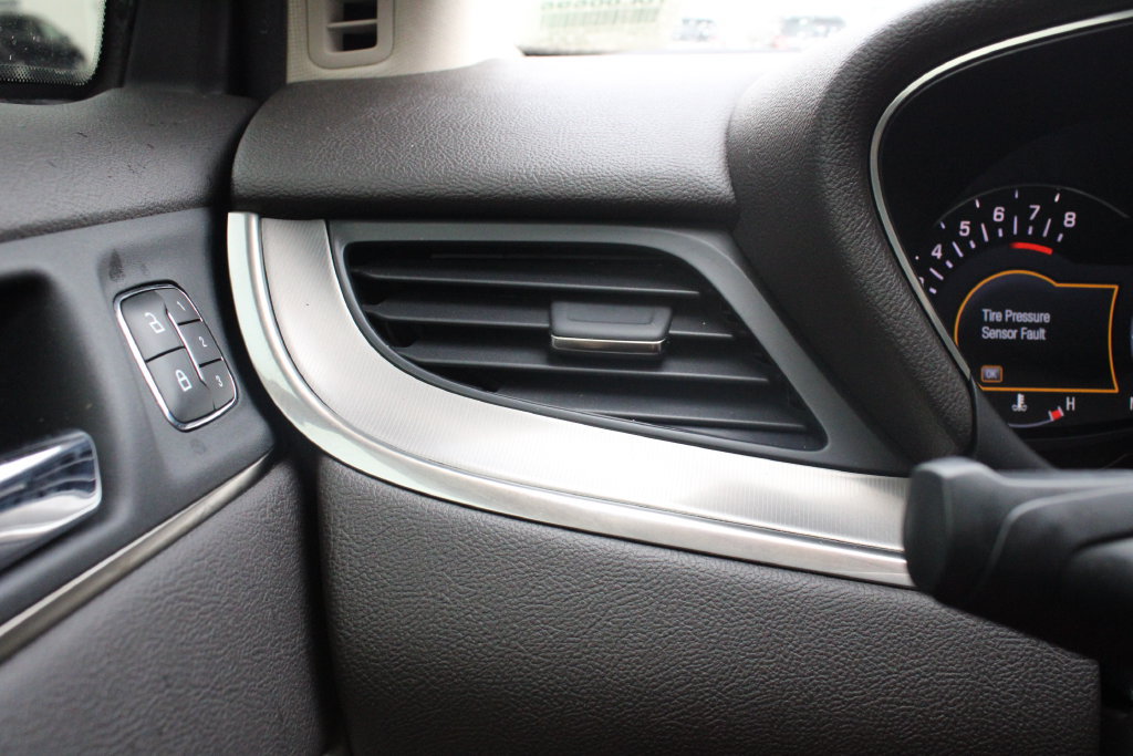 Used 2019 Lincoln MKC Premiere FWD image 9