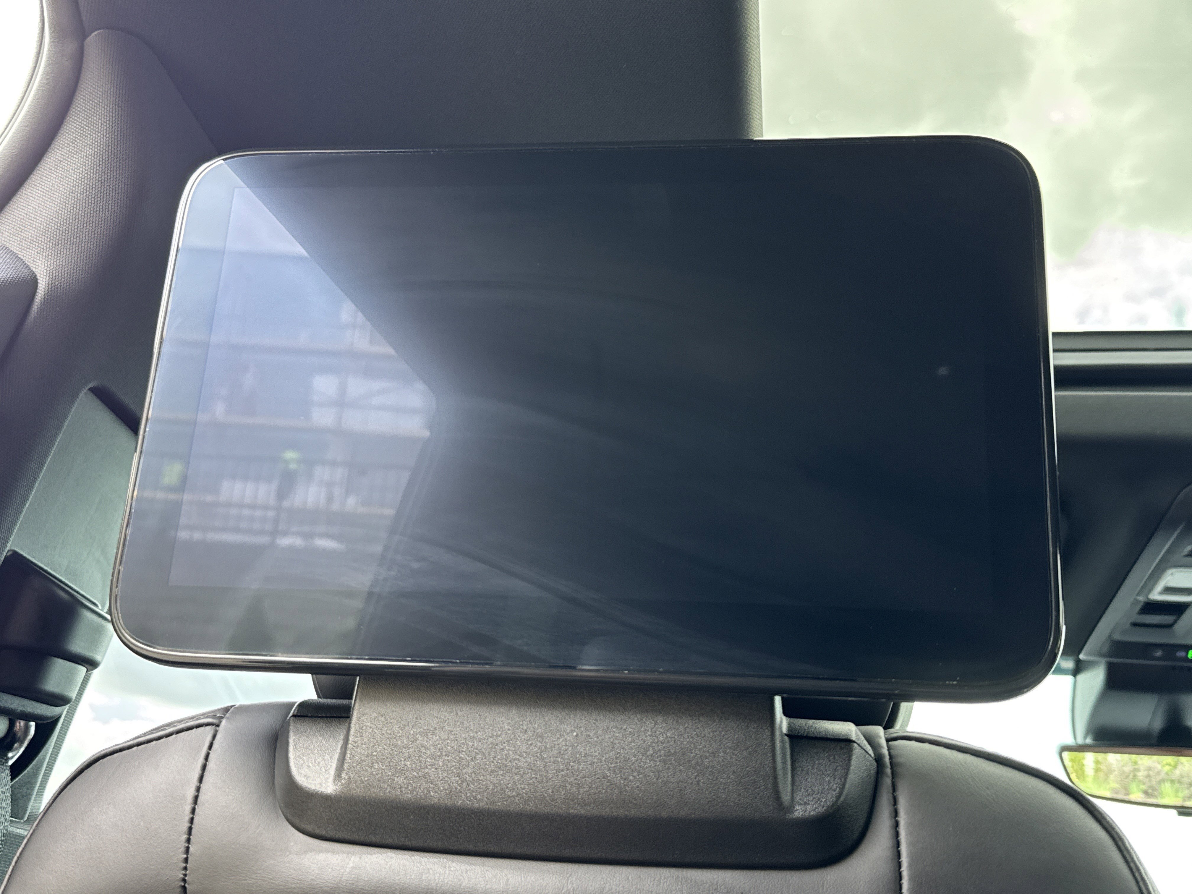 Used 2024 GMC Yukon Denali Ultimate image 32