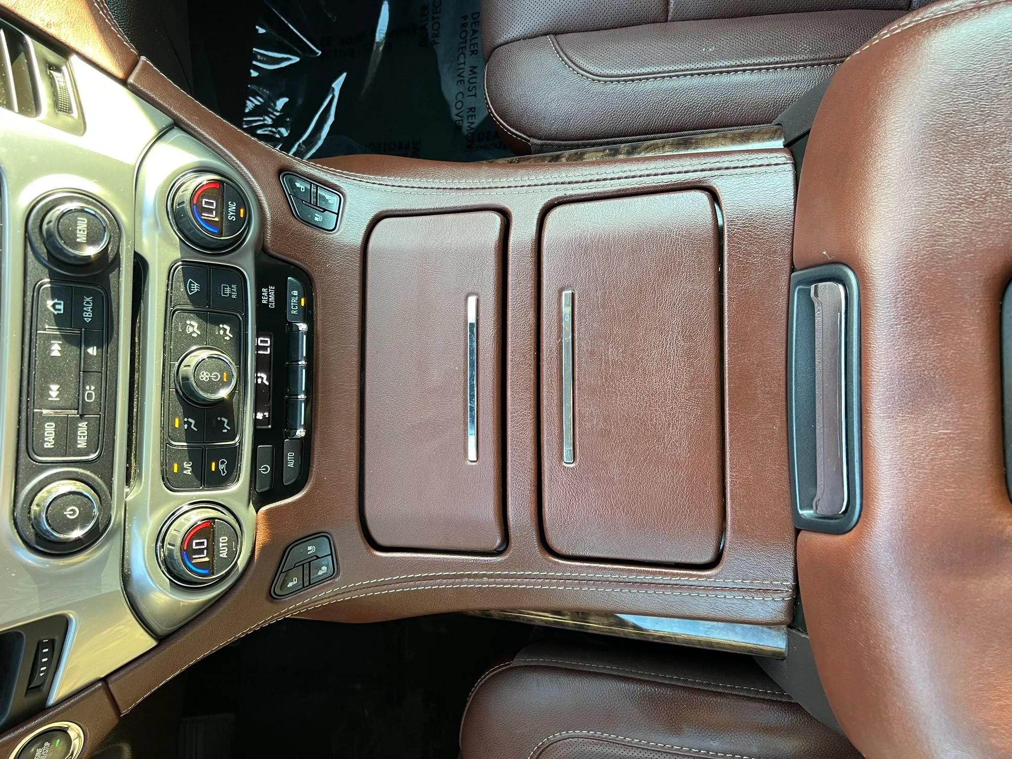 Used 2020 Chevrolet Tahoe Premier AWD/4WD image 32