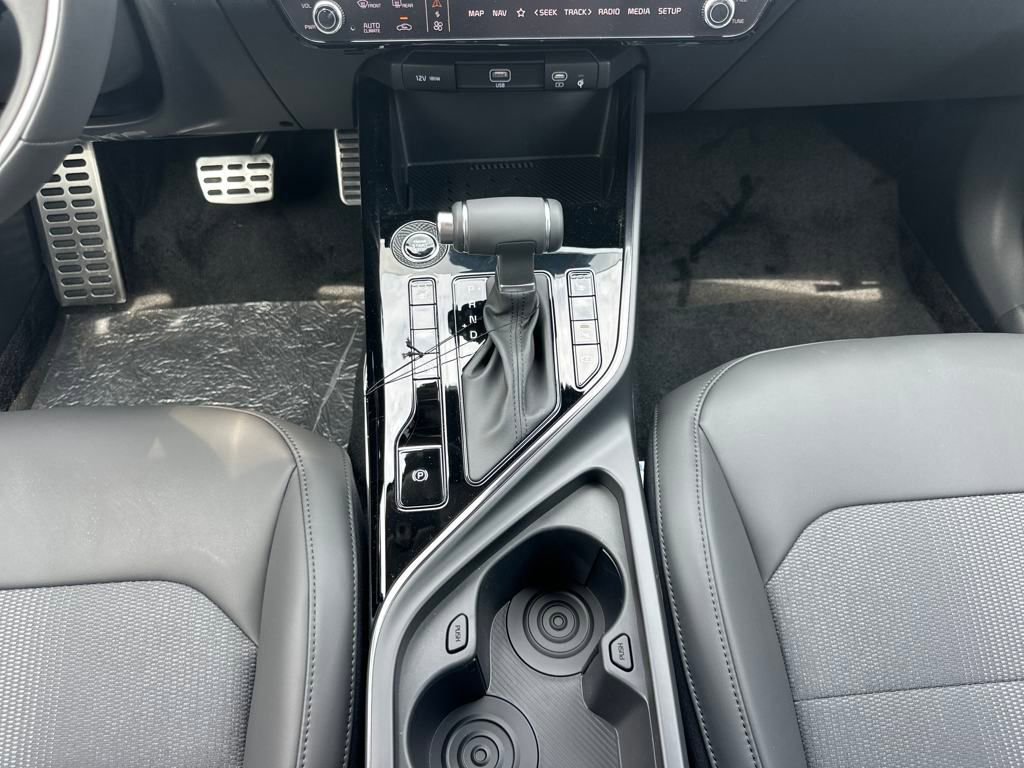 New 2025 Kia Niro EX Touring image 24