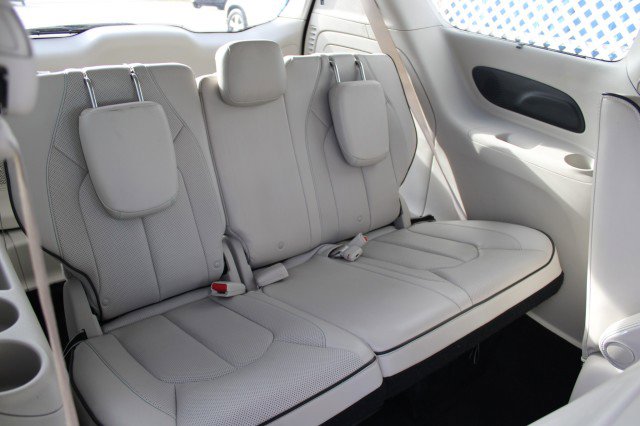 Used 2018 Chrysler Pacifica Limited w/ Advanced Safetytec Group image 19