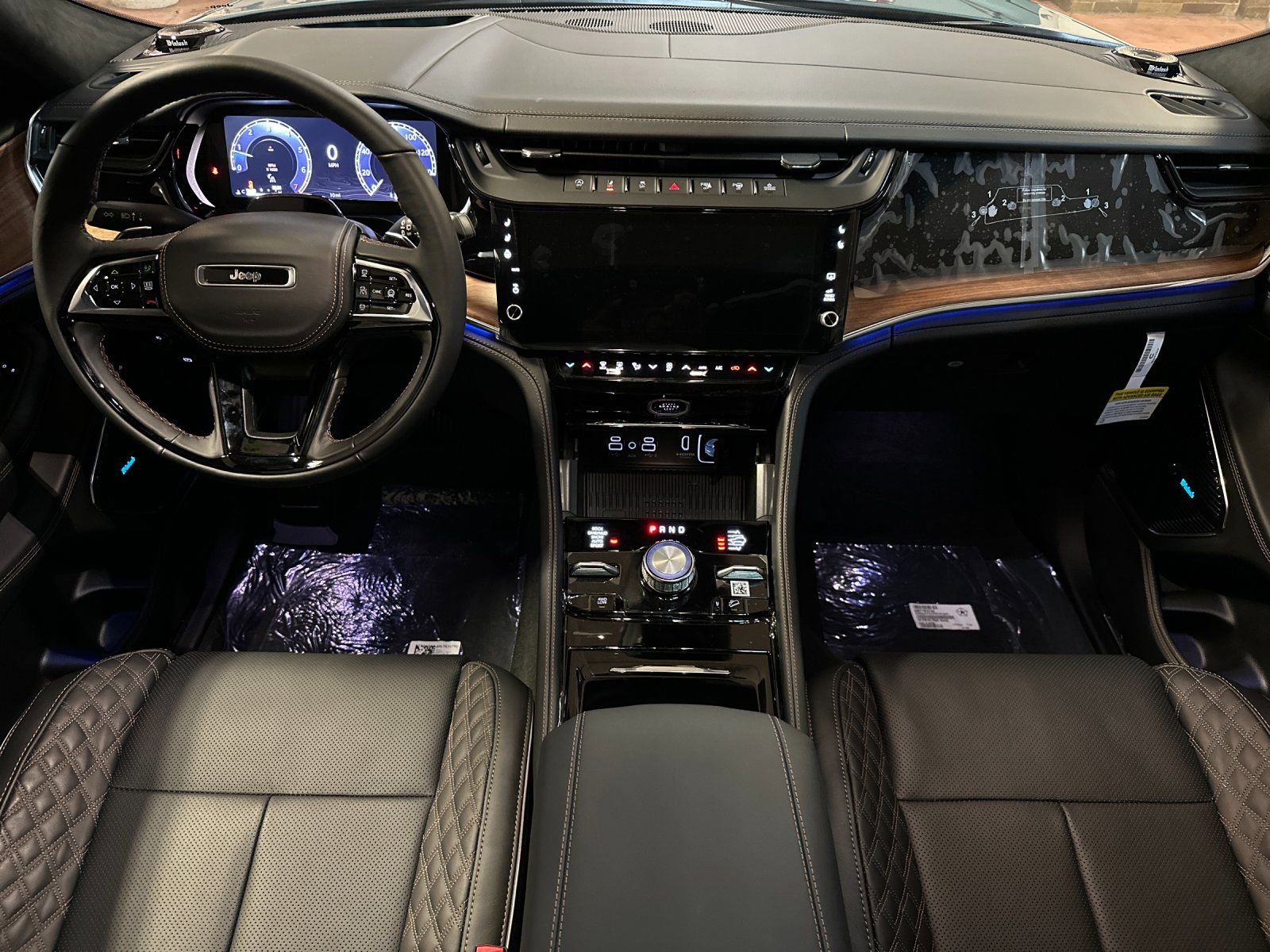 New 2026 Jeep Grand Cherokee Summit image 12