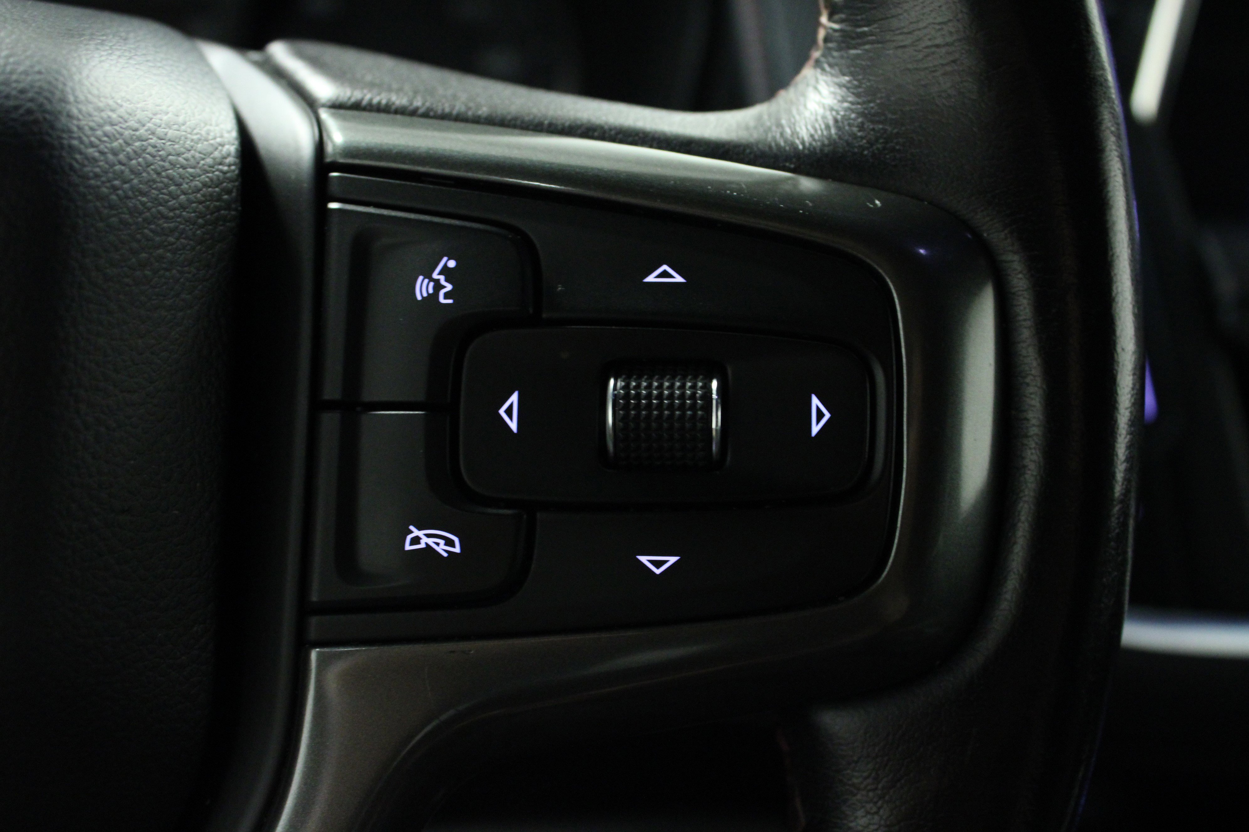 Used 2021 Chevrolet Tahoe RST w/ Luxury Package image 22