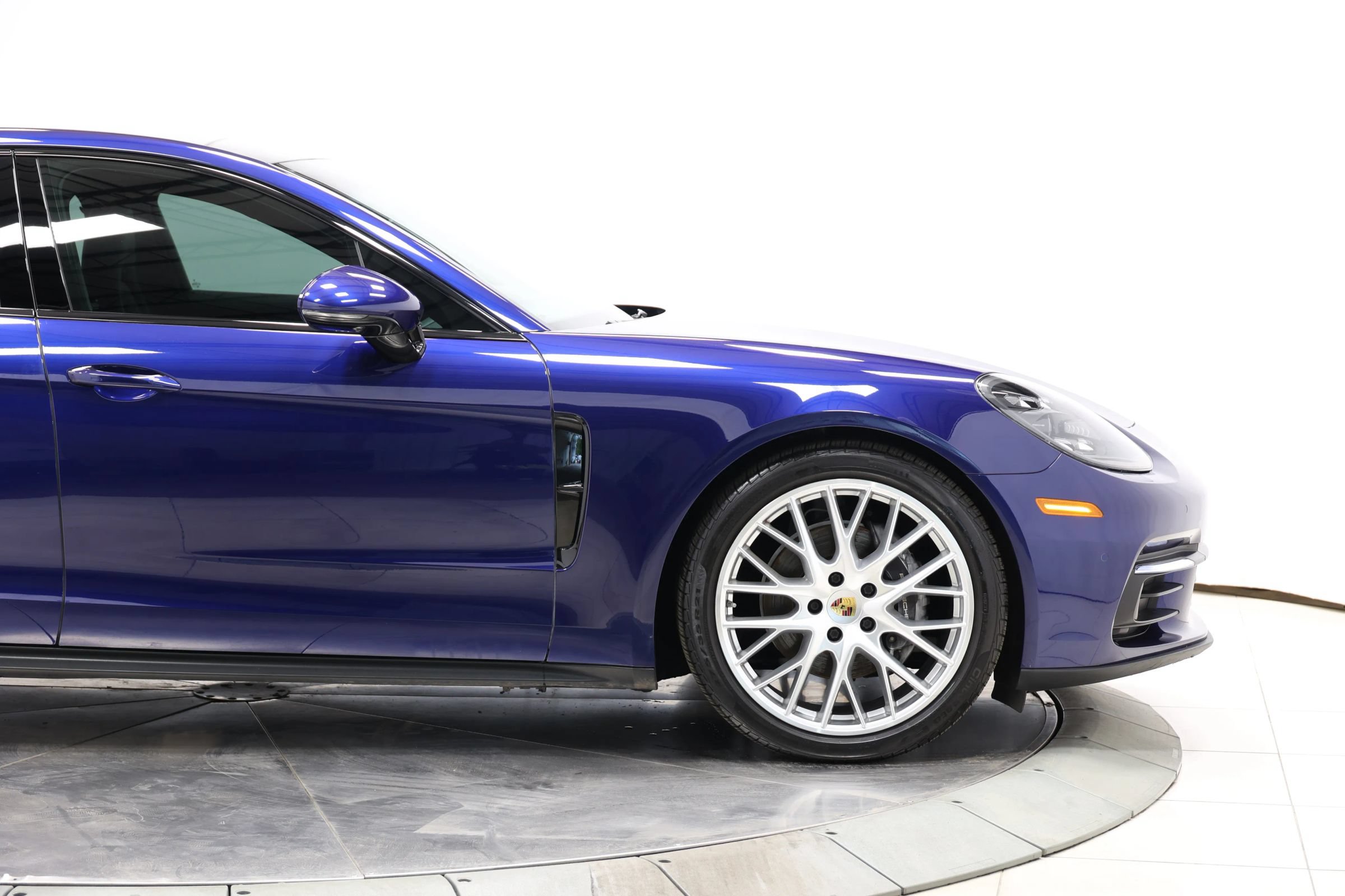 Used 2020 Porsche Panamera AWD/4WD image 76