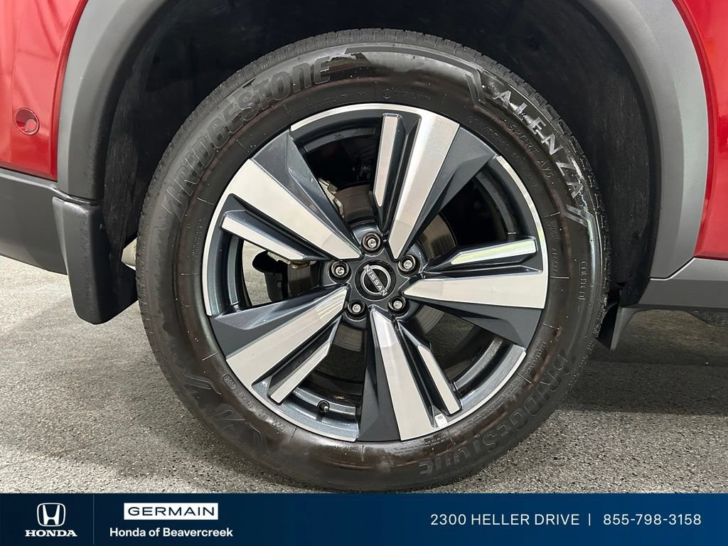 Used 2025 Nissan Rogue SL AWD/4WD image 10
