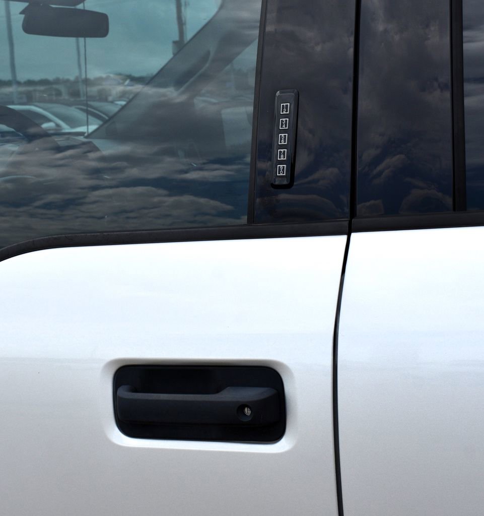 Used 2017 Ford F150 XLT image 14