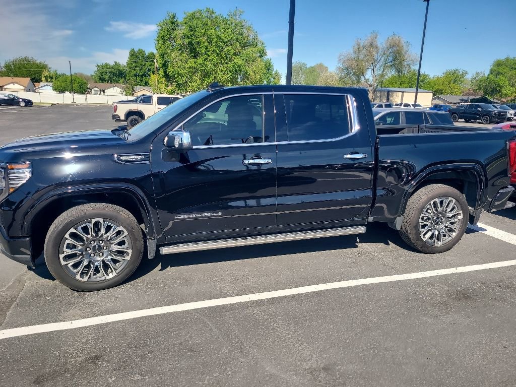 Used 2023 GMC Sierra 1500 Denali Ultimate AWD/4WD image 4