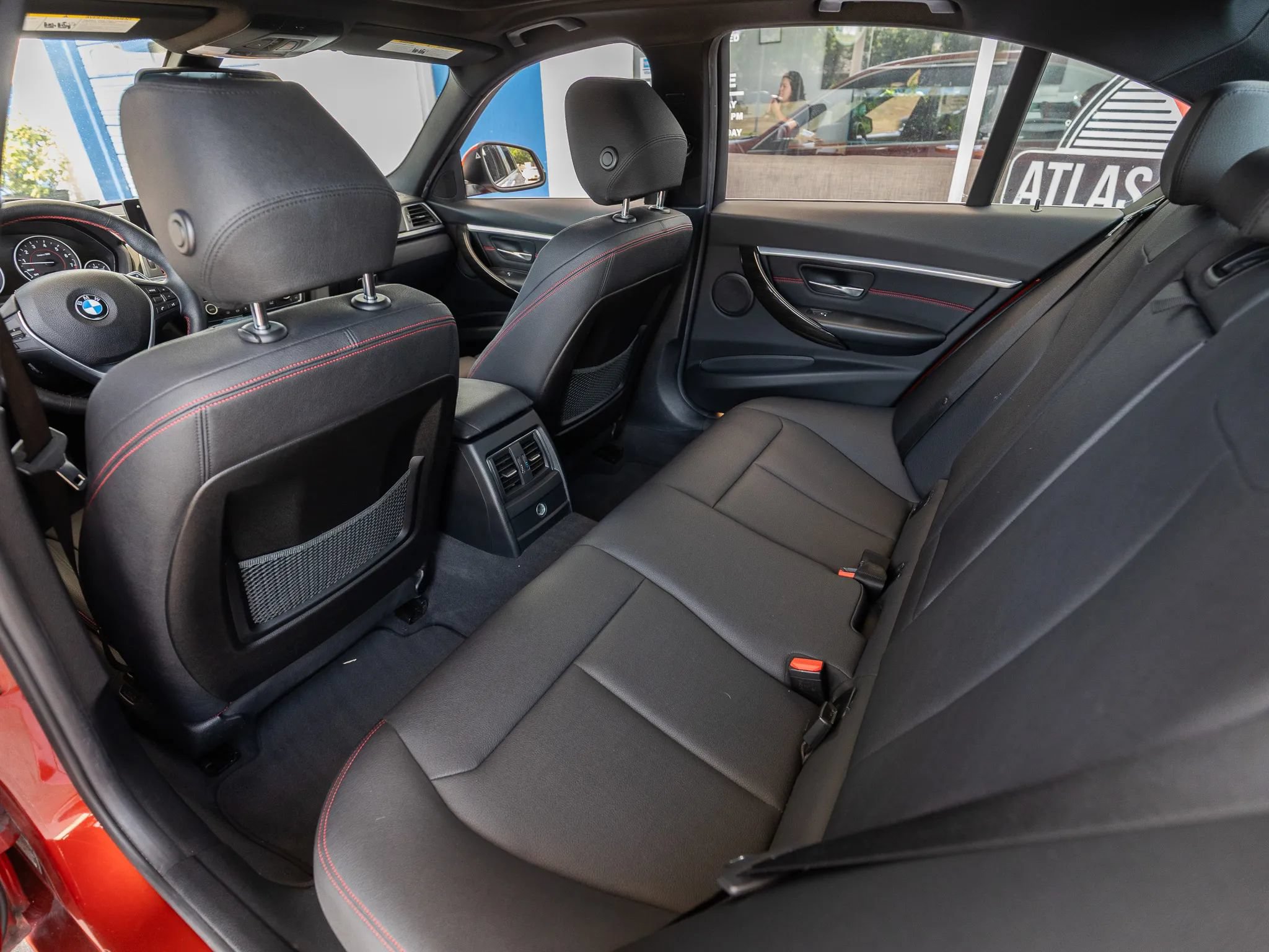 Used 2018 BMW 330i xDrive Sedan AWD/4WD image 31
