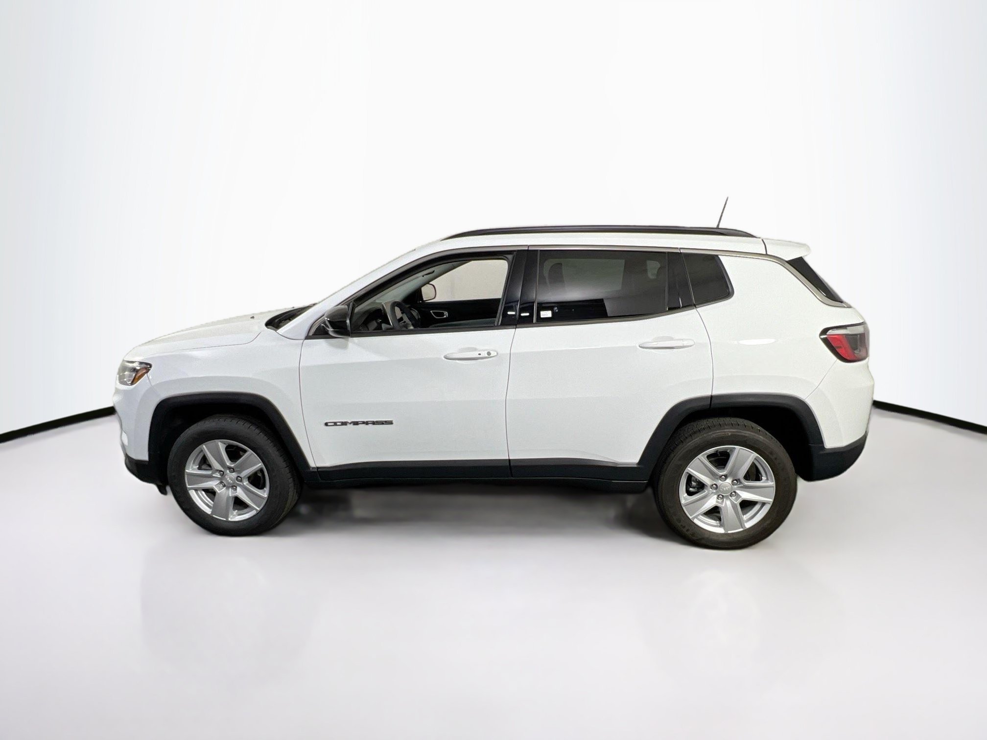 Used 2022 Jeep Compass Latitude AWD/4WD image 8