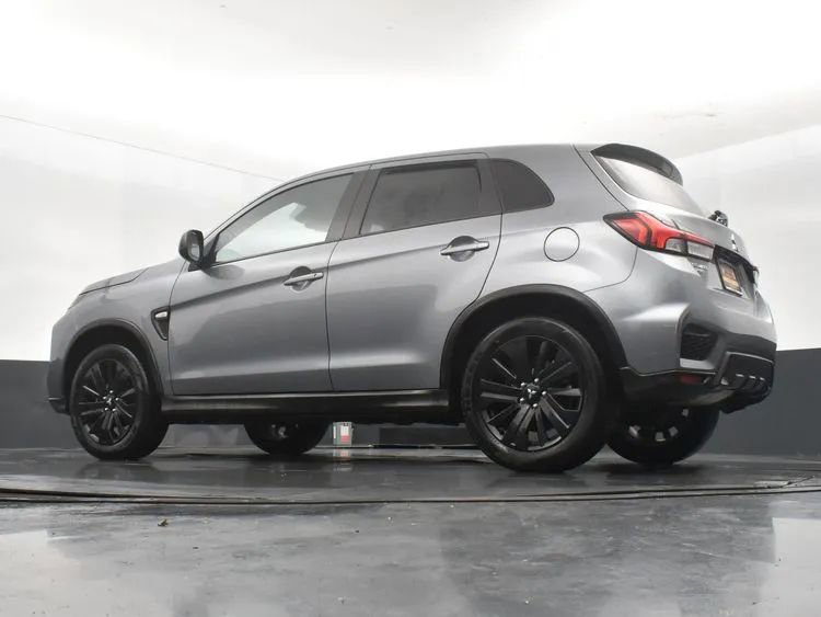 Used 2025 Mitsubishi Outlander Sport LE image 12