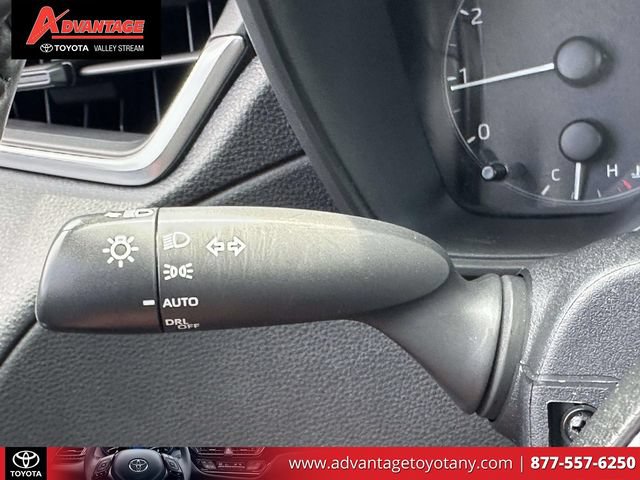 Used 2023 Toyota Corolla Cross LE AWD/4WD image 33