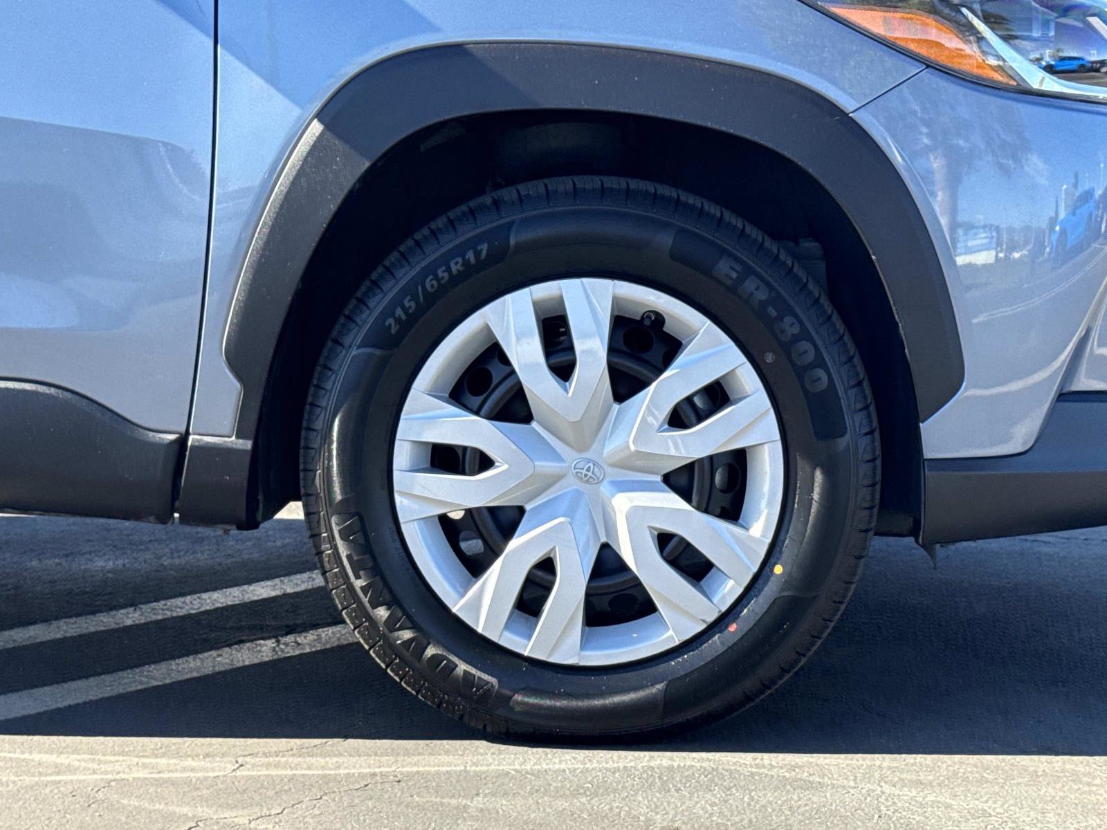 Used 2022 Toyota Corolla Cross L image 30