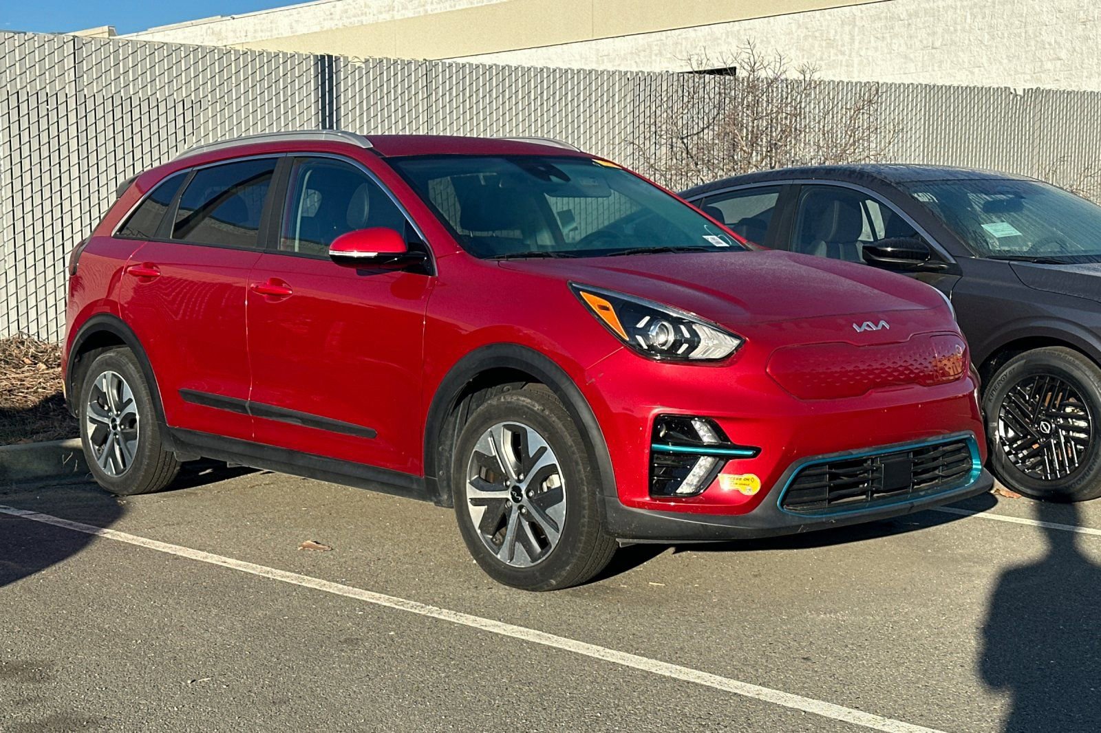 Used 2022 Kia Niro EX image 2