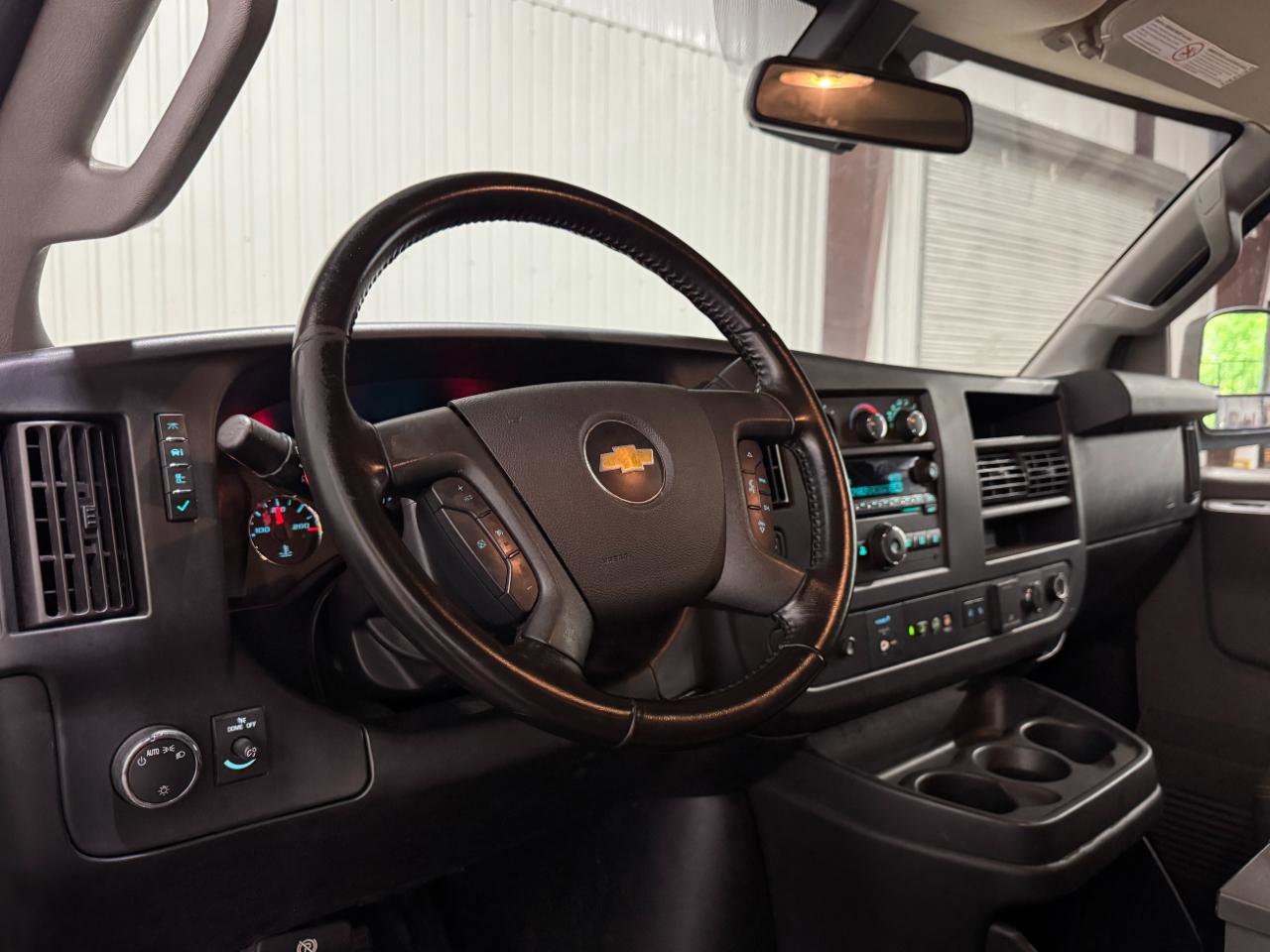 Used 2020 Chevrolet Express 3500 Extended w/ Driver Convenience Package RWD image 4