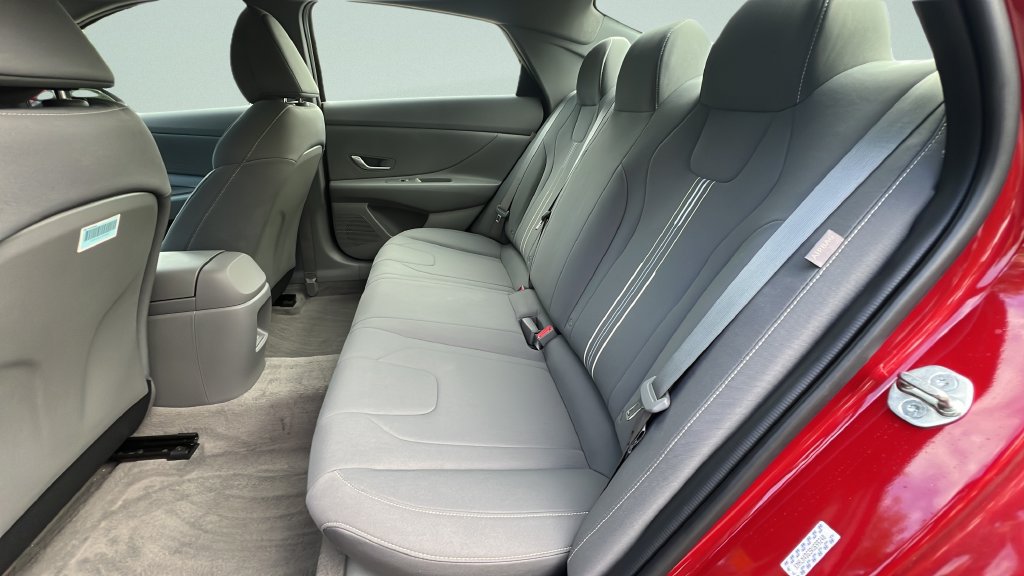 Used 2024 Hyundai Elantra SEL FWD image 10