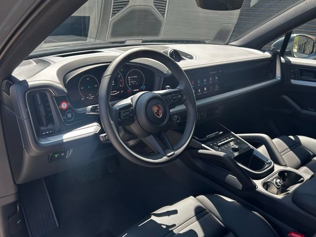 Certified 2026 Porsche Cayenne Coupe AWD/4WD image 4