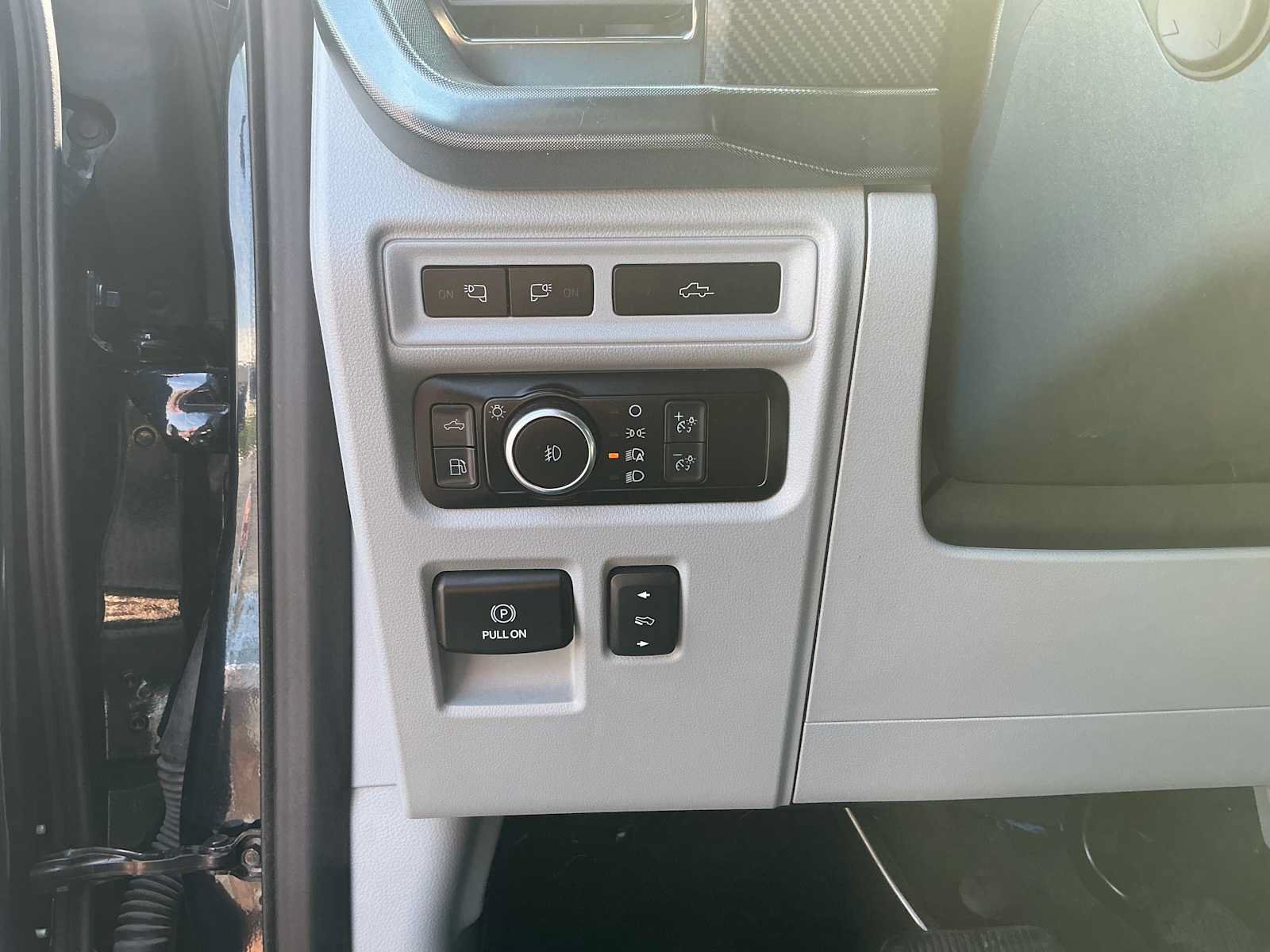 Used 2023 Ford F150 Limited AWD/4WD image 17